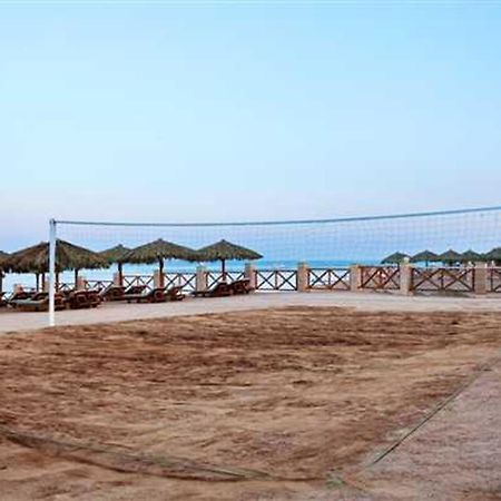 Safir Sharm Waterfalls Resort 设施 照片 A beach volleyball net