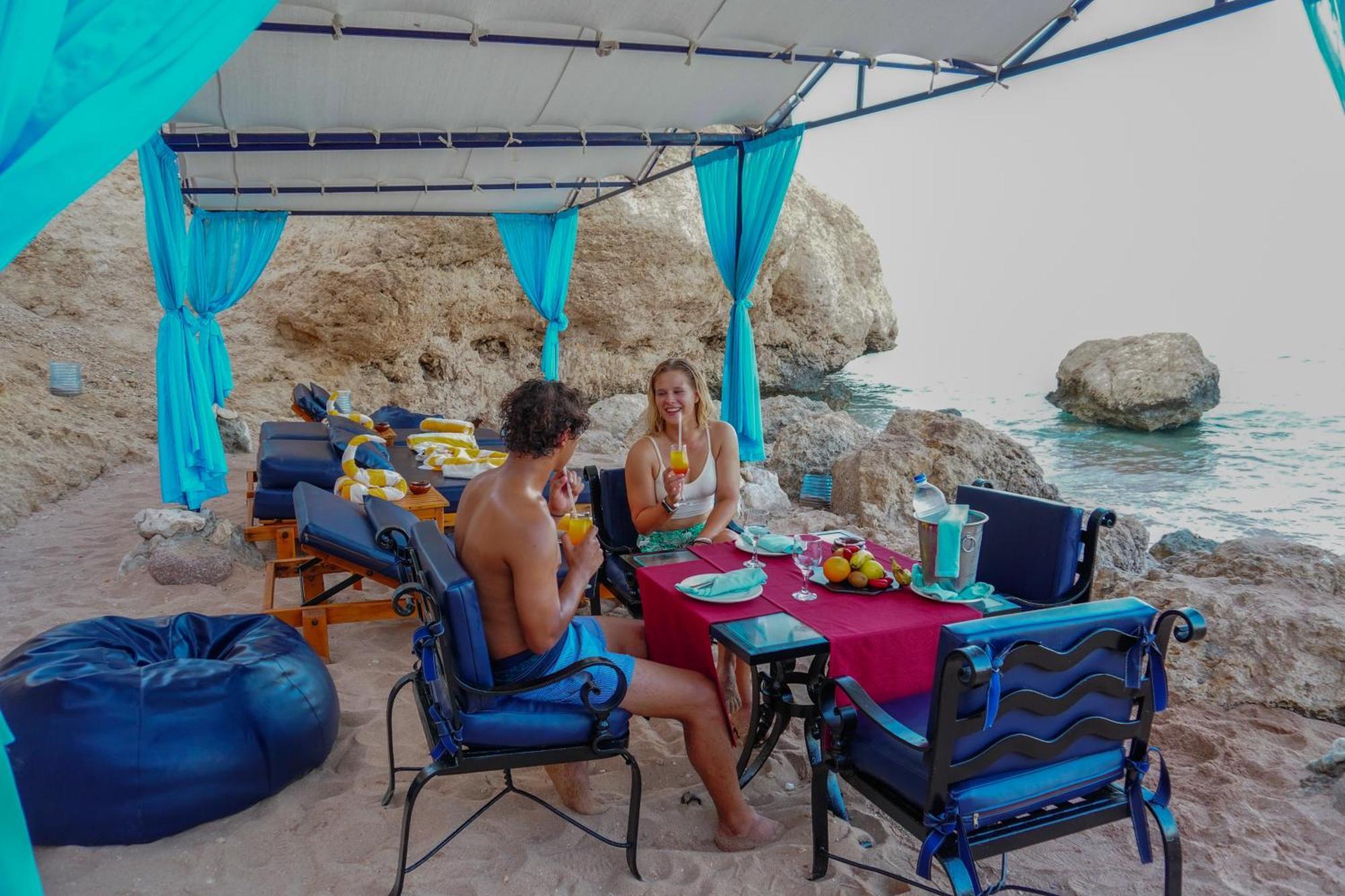 Safir Sharm Waterfalls Resort 外观 照片 Beach bar in Greece