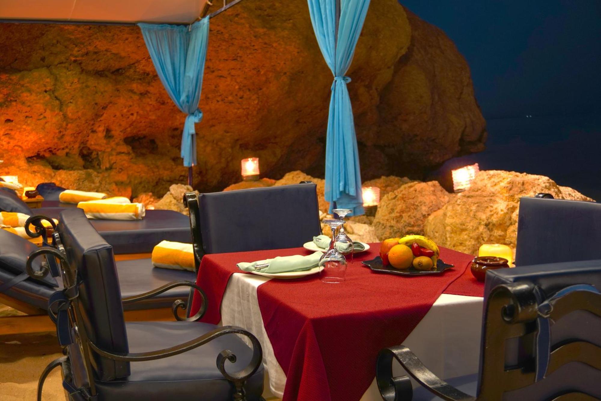 Safir Sharm Waterfalls Resort 外观 照片 The Cave Restaurant